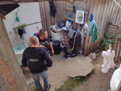 Polícia Civil cumpre mandados de prisão e de busca e apreensão contra suspeitos de furtos e roubos; dois foram presos na região