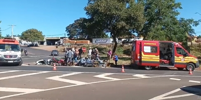 Colisão de motocicletas deixa duas pessoas gravemente feridas em Ourinhos