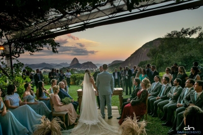 Eduardo Bolsonaro e Heloísa Wolf se casam no Rio