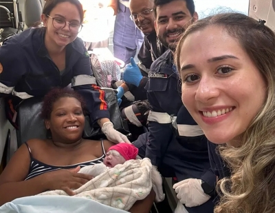 Bebê nasce dentro de ambulância a caminho do hospital na região