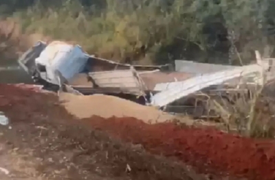 Acidente de trânsito entre caminhão e ônibus de trabalhadores de usina deixa 15 feridos em estrada vicinal na região 