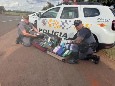 Policiais rodoviários prendem mulher e apreendem adolescente por tráfico de drogas em Ourinhos
