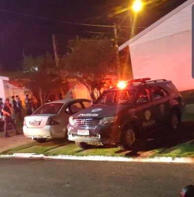 Confusão em condomínio em Ourinhos termina com jovem agredindo segurança e é contido por arma não letal 