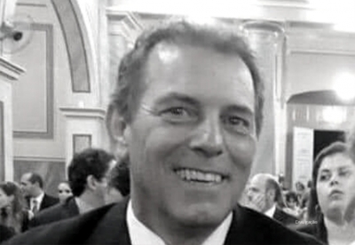 Corretor de imóveis morre atropelado por caminhão após carro apresentar problema em rodovia na região