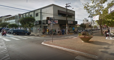 Moto Honda Biz é furtada no centro de Ourinhos