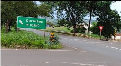 Ciclista é atropelado no trevo da Vila Brasil, na Raposo Tavares em Ourinhos