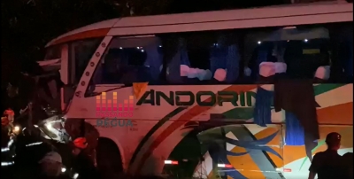 Colisão frontal entre caminhão e ônibus mata motorista e deixa outras nove vítimas na Raposo Tavares entre Salto Grande e Ibirarema