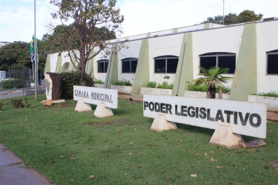 Projetos para aumentar de 15 para 17 cadeiras e subir o salário dos vereadores para 2025 podem ser votados na Câmara Municipal de Ourinhos 