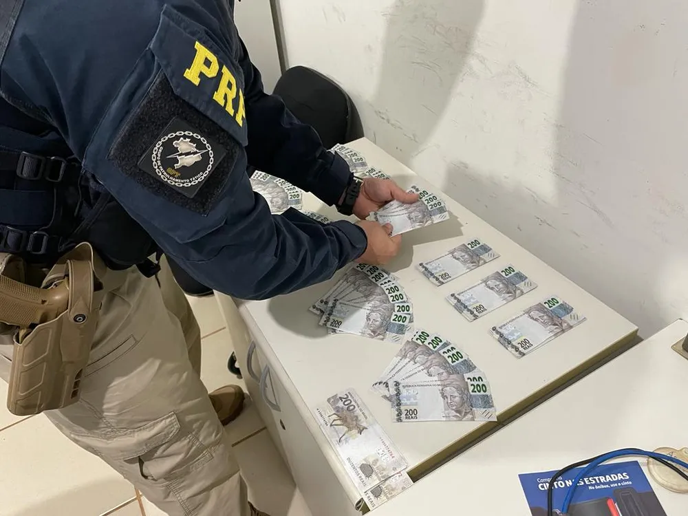 Trio é preso com mais de R$ 25 mil em notas falsas em Ourinhos