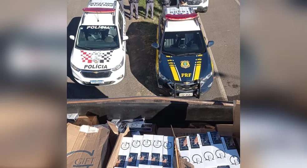 Homem é preso transportando quase 90 mil maços de cigarros contrabandeados na região 