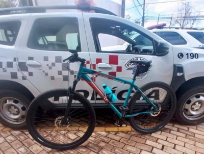 PM age rápido, recupera bicicleta furtada e prende ladrão em Ourinhos 