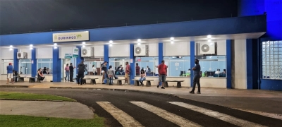 Dois motociclistas ficam feridos em acidentes simultâneos em Ourinhos