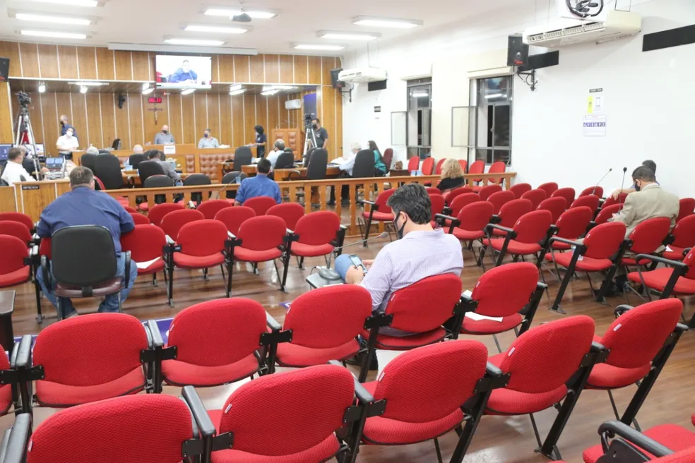 Câmara de cidade da região aprova aumento de 65% nos salários dos vereadores