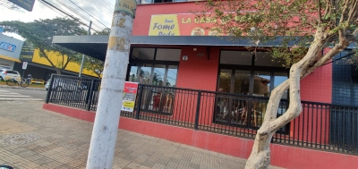 Adolescente, que vive nas ruas de Ourinhos, admite furto em pastelaria no centro, é ouvido e liberado 