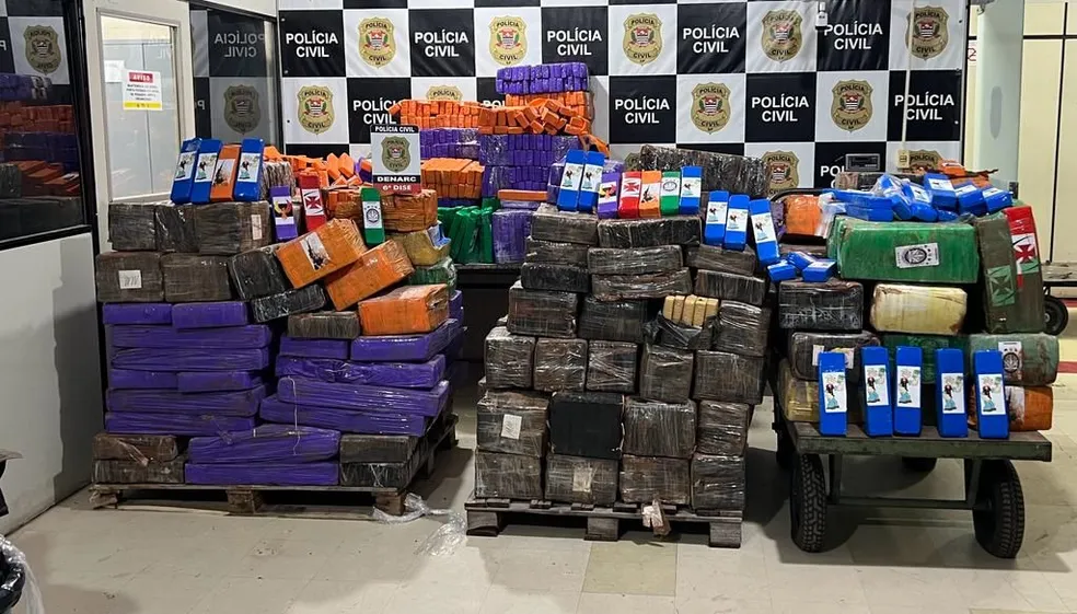 Polícia apreende quase três toneladas de maconha escondidas em carga de farinha de trigo em Piraju