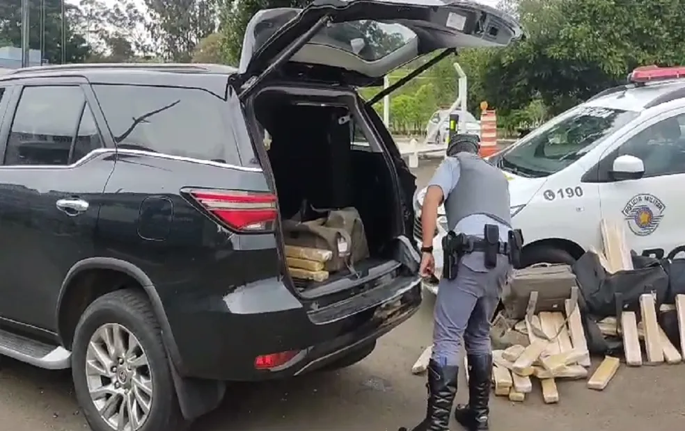 Casal é preso transportando grande quantidade de maconha na Rodovia Raposo Tavares 