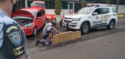 Homem é preso com tabletes de maconha escondidos dentro de carro em rodovia da região