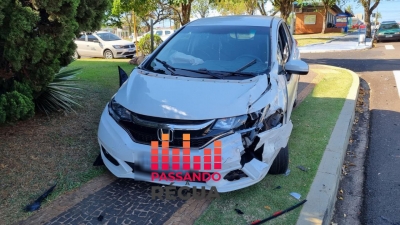 Acidente entre dois carros deixa duas vítimas com ferimentos leves em Ourinhos