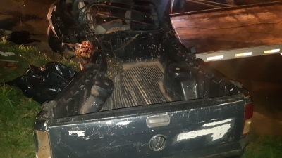 Acidente envolvendo duas caminhonetes deixa um morto e dois feridos na BR-153 em Jacarezinho