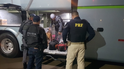 Passageiras são presas transportando 67 tijolos de maconha em ônibus abordado em Ourinhos 