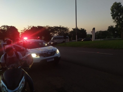 Motociclista fica ferido em acidente na Rodovia Raposo Tavares em Ourinhos; vídeo