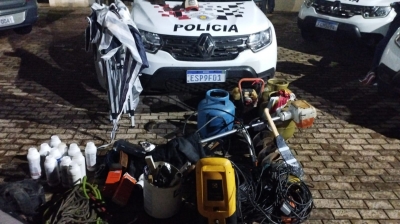 Polícia prende homens que furtavam sítio às margens da BR-153 em São Pedro do Turvo 