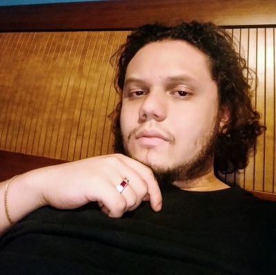 Homem surta, esfaqueia vizinhos e é morto por policial em Campos Novos Paulista 