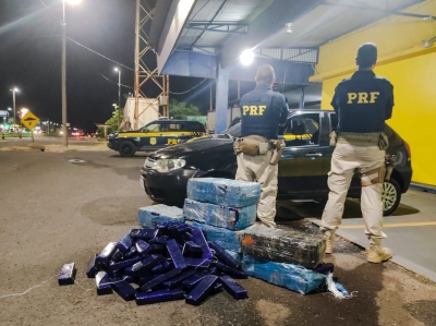 PRF apreende 223 Kg de maconha na divisa de São Paulo com Paraná