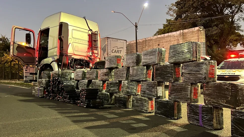  Homem é preso transportando mais de uma tonelada de maconha em caminhão roubado na região 