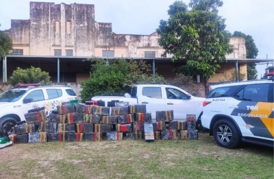 Casal que transportava meia tonelada de maconha é preso na região 
