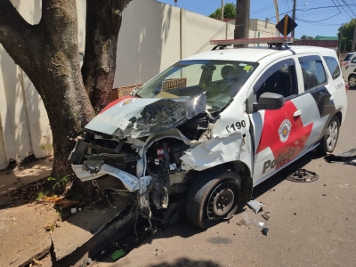 Viatura da PM se envolve em acidente de trânsito em cidade no interior de SP