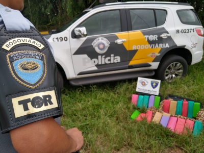 Policiais de Ourinhos localizam maconha em ônibus que passava pela região 