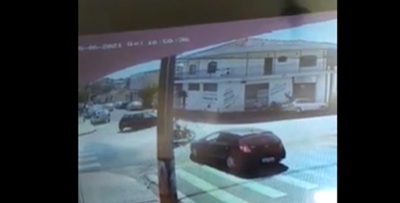 Motociclista fica ferido após bater em veículo parado na Cardoso Ribeiro em Ourinhos; veja o vídeo  