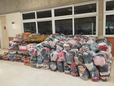 SESI de Santa Cruz do Rio Pardo promove Arraiá Solidário e arrecada quase 1 tonelada de alimentos e 8 mil peças de roupas para ajudar 500 famílias
