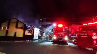 Polícia investiga possível incêndio criminoso em prédio da Emdurb em Marília; Vídeo