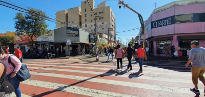 Prefeito de Ourinhos publica decreto e altera horário de funcionamento do comércio e restaurantes