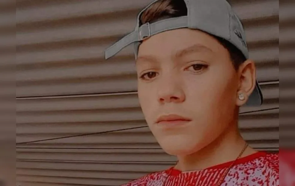 Adolescente morre atropelado por moto e carro em rodovia na região 