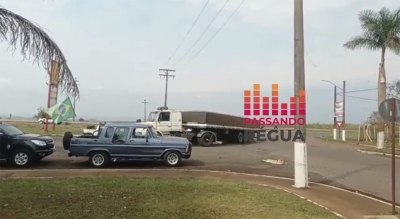 Caminhoneiros autônomos de Ourinhos tentam retomar manifesto na SP-270, em Canitar 