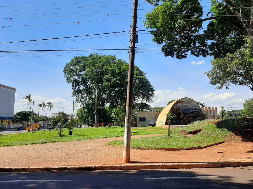Pedreiro é assaltado na Praça do Caló em Ourinhos 