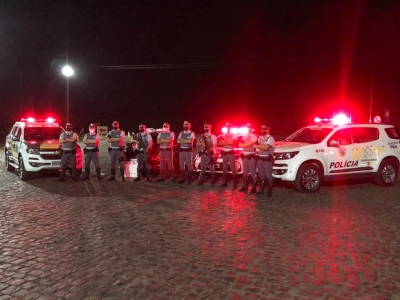 Polícia Rodoviária apreende carro tomado de cigarros contrabandeados em rodovia da região