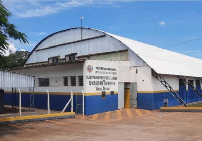 Adolescentes são flagrados após furtarem carteira de jovem que jogava futebol em ginásio em Santa Cruz do Rio Pardo 