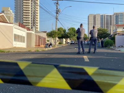 Empresário e dois policiais militares ficam feridos em troca de tiros em cidade da região 