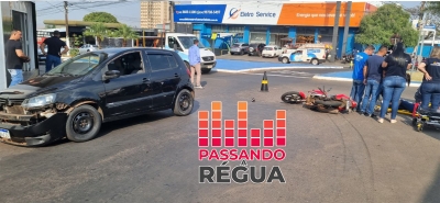 Acidente entre moto e carro em cruzamento deixa mulher ferida em Ourinhos 