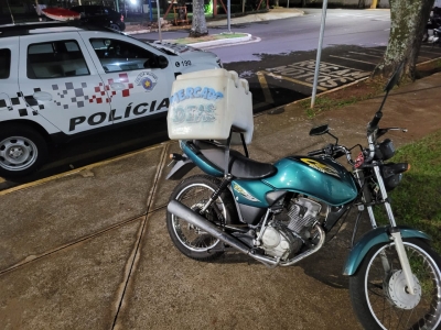 Dupla é presa após furtar motocicleta de mercado em Santa Cruz do Rio Pardo 