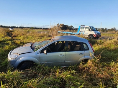 Capotamento deixa ferido em rodovia da região