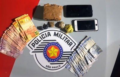 Adolescentes são flagrados vendendo droga na Praça dos Burgueses em Ourinhos