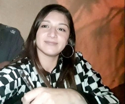 Jovem é encontrada morta em casa com seis tiros e facada na região 