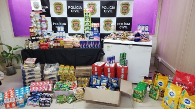 Mulher é investigada por esconder produtos em mercados para trocá-los de graça depois do vencimento na região 
