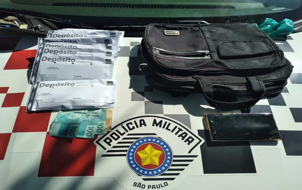 Quatro são presos após roubarem R$ 12 mil de funcionária de posto de combustível em Santa Cruz do Rio Pardo