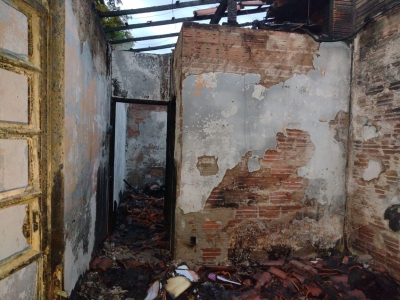 Incêndio destrói sobrado em Santa Cruz do Rio Pardo